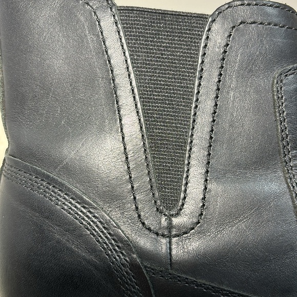 Timberland Ladies "Savin Hill" #8669A Black Leather Pull on Boots - Size 7.5 - Picture 11 of 12